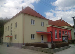 16 bytových jednotiek