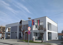 Obecny_urad_Bzince_pod_Javorinou